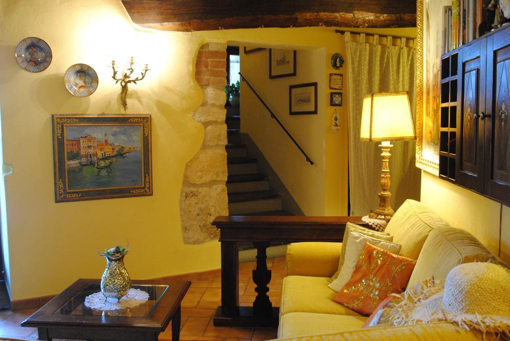 Torre Sangiovanni Albergo E Ristorante Da Rosary Todi Exterior foto